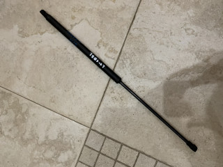 амортизатор крышки багажника (3-5 двери) BMW 3 серия E90/E91/E92/E93 [рестайлинг] 2008, 4.0 л., S65 B40 A, бензин, АКПП, темно-синий, кабриолет, 7129215