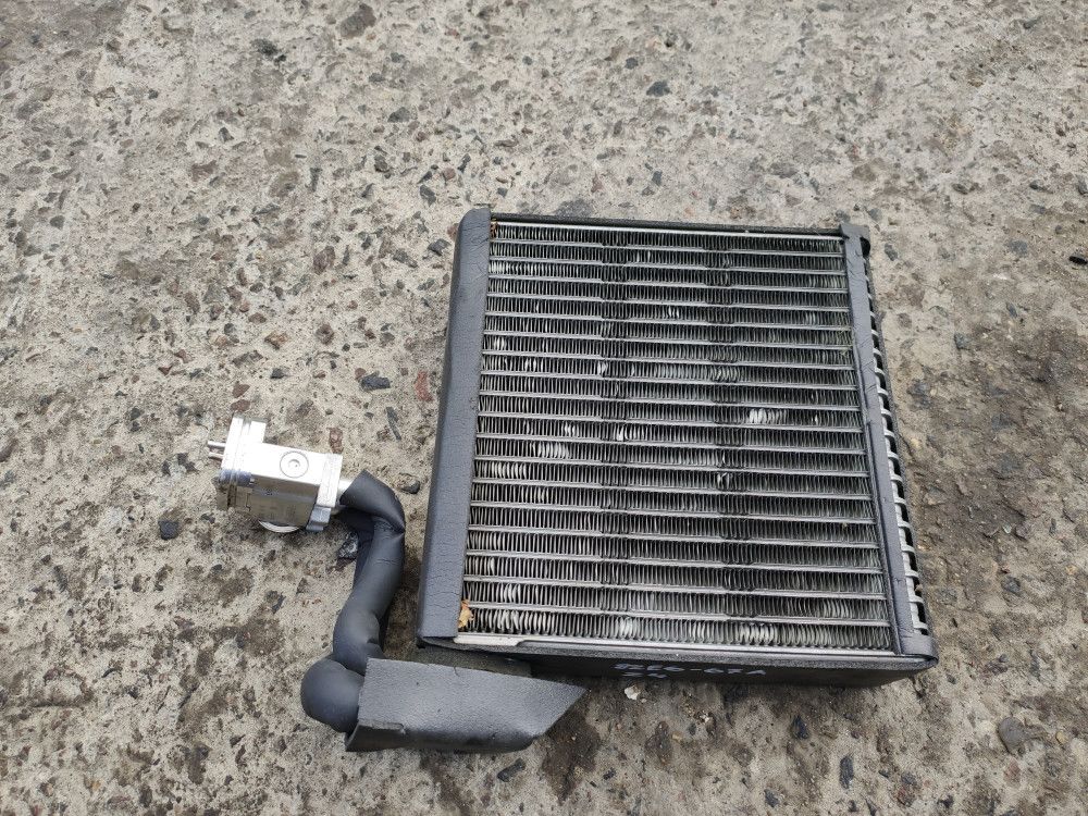 осушитель кондиционера BMW Z4 E85 2003, 3.0 л., бензин, МКПП, черный, кабриолет, 6929991 - фото №1