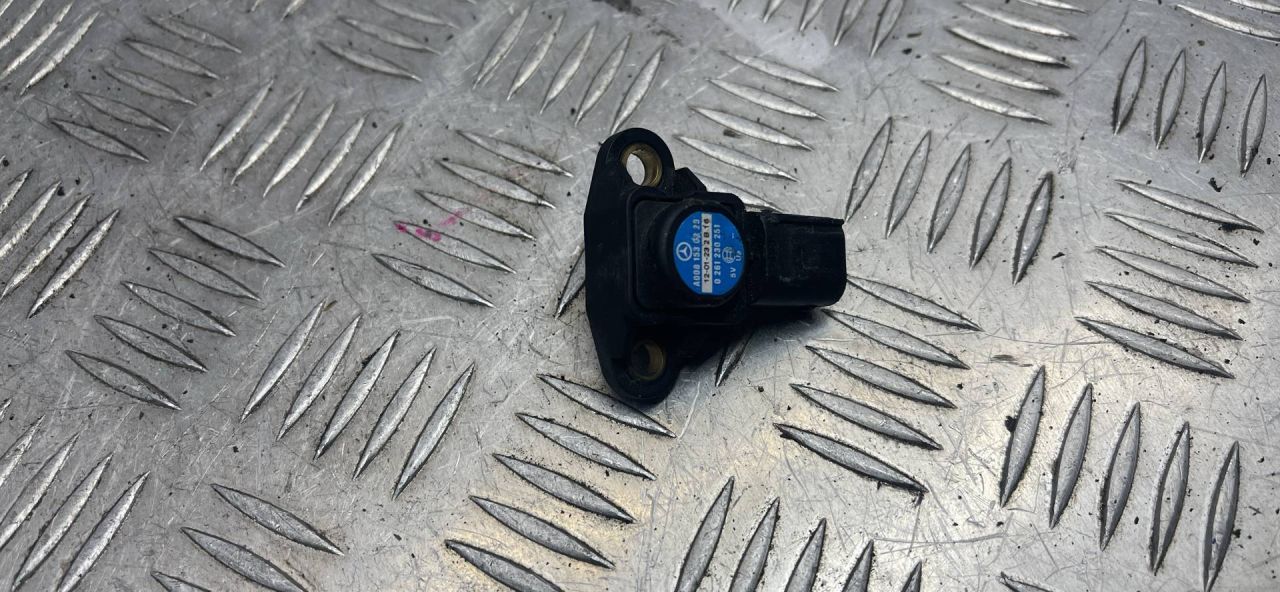 датчик (прочие) Mercedes-Benz 2012, 1.8 л., M 271.820, бензин, A0081530228 - фото №1