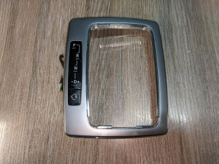 рамка обрамление кулисы Mercedes-Benz C-Класс W204/S204 2009, 3.0 л., M 272.948, бензин, A2042670388