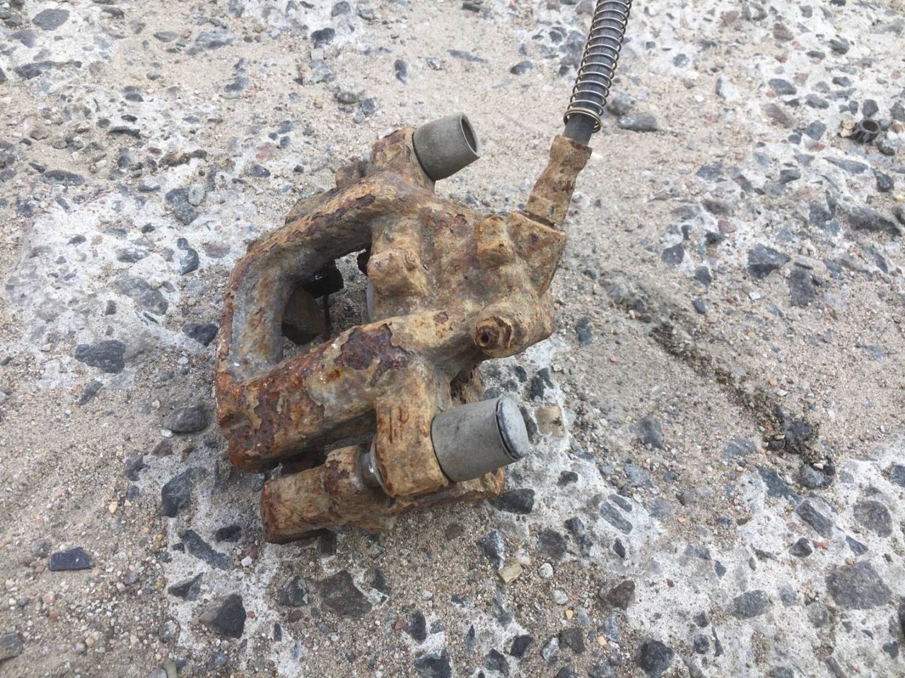 суппорт задний правый Mercedes-Benz C-Класс W204/S204 2009, 3.0 л., M 272.948, бензин - фото №1