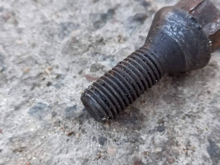 болт колесный BMW 5 серия E60/E61 [рестайлинг] 2009, 2.0 л., N47 D20 A, дизель, АКПП, седан