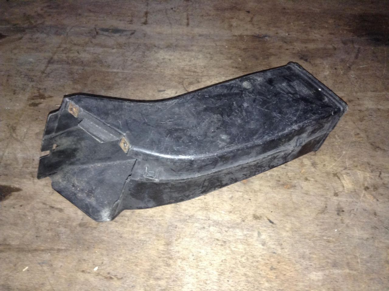 воздуховод (дефлектор) радиатора BMW 5 серия E39 1998, 2.0 л., бензин, АКПП, седан, 8174843 - фото №1