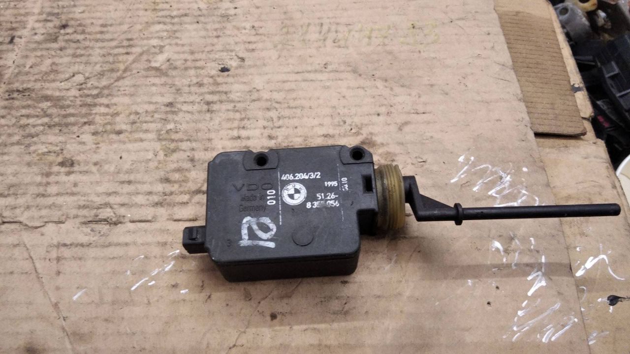 активатор замка крышки топливного бака BMW X5 E53 2001, 4.6 л., бензин, АКПП, внедорожник 5 дв., 8355056 - фото №1