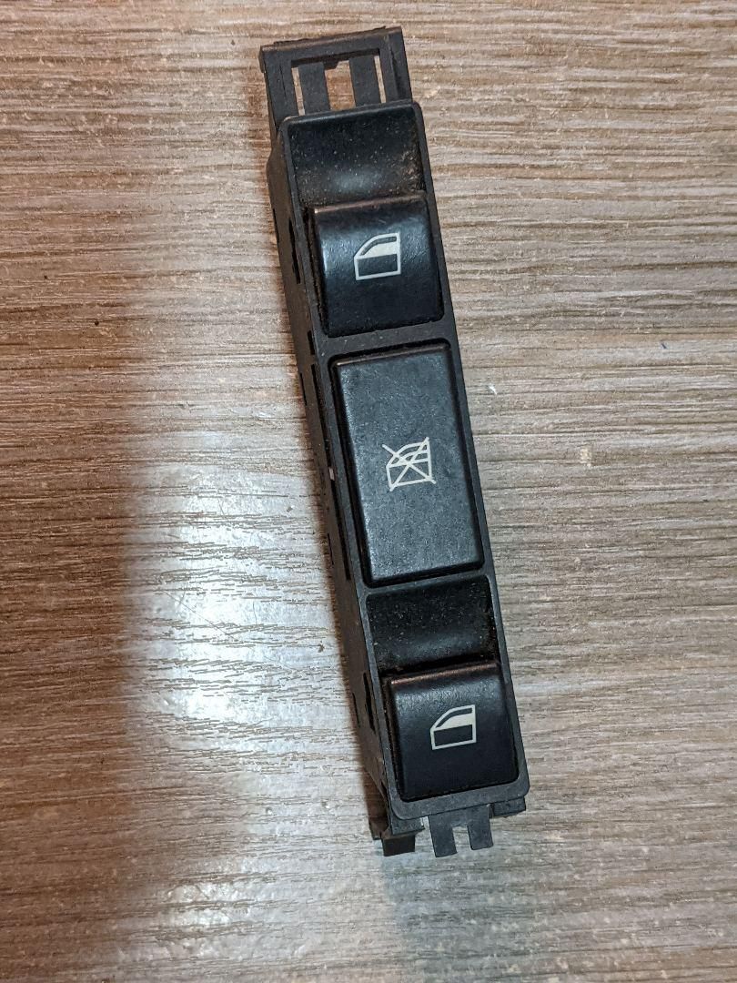 блок управления стеклоподъемниками BMW 3 серия E46 2001, 3.0 л., бензин, универсал, правый руль, 61318381518, 8381518 - фото №1