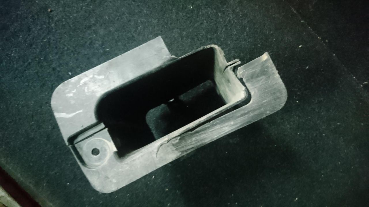 воздуховод (дефлектор) радиатора BMW 7 серия F01/F02 2010, 4.4 л., N63 B44 A, бензин, АКПП, седан, 51757185167 - фото №1