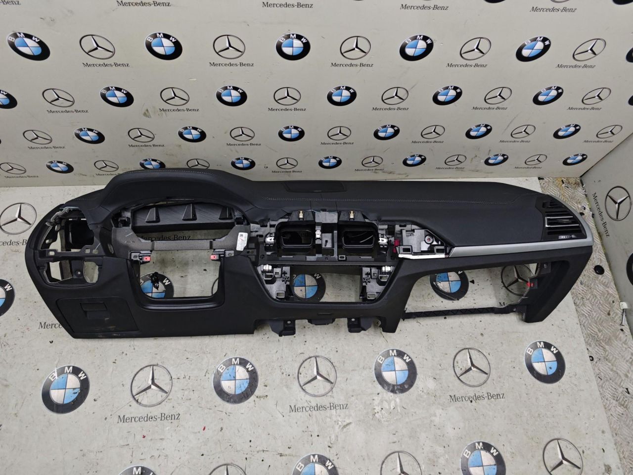 панель передняя салона (торпедо) BMW 2023, a300, 9219717 - фото №1