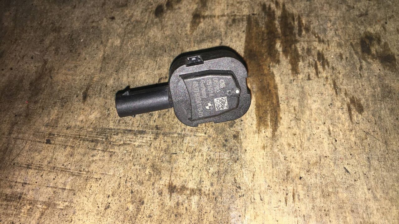 датчик удара BMW 2013, 3.0 л., дизель, АКПП, универсал, 65779224178, 9224178 - фото №1