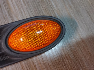 молдинг переднего левого крыла Mini Cooper 1 поколение 2001, 1.6 л., W10 B16 A, бензин, АКПП, красный, хетчбэк 5 дв., 51131515593