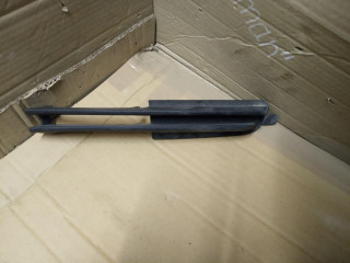 заглушка (решетка) в бампер BMW 3 серия E46 2000, 8209925