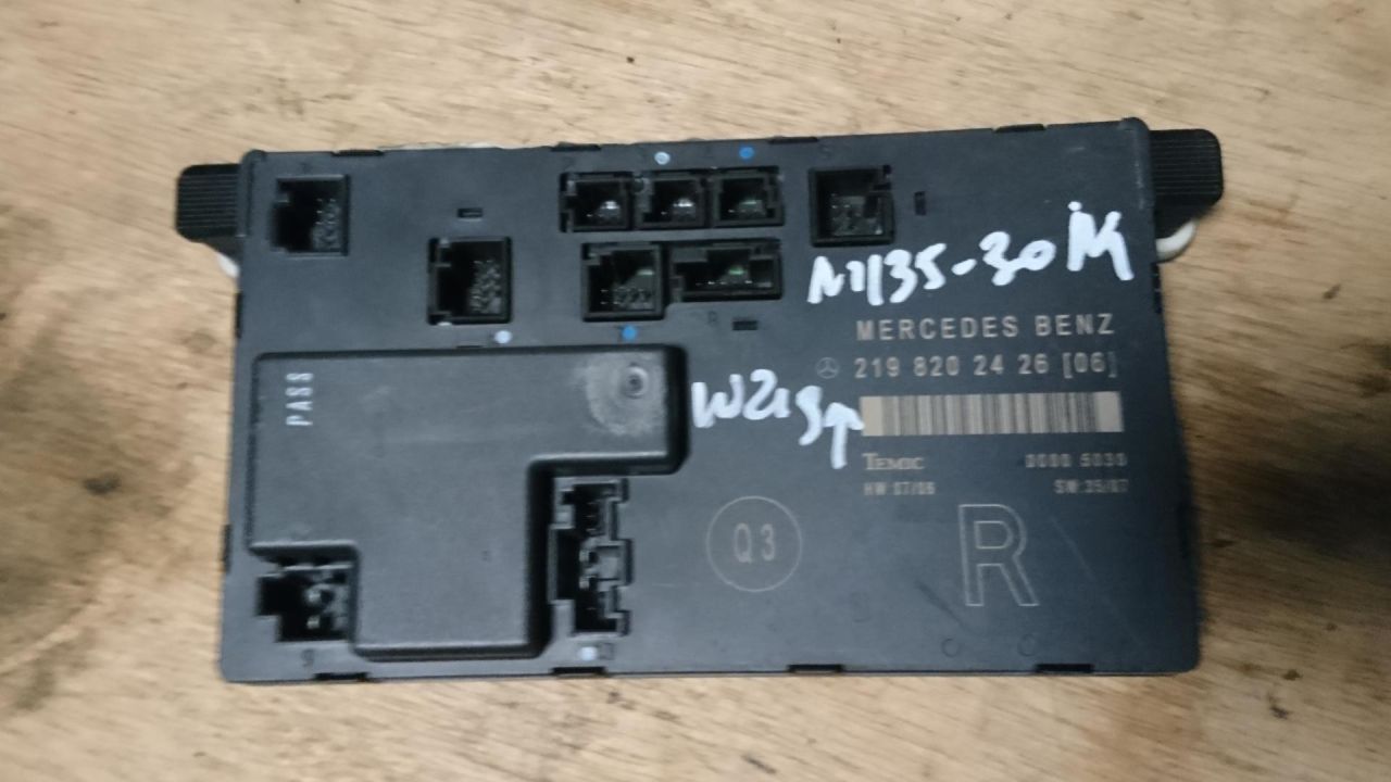 модуль управления двери Mercedes-Benz CLS-Класс C219 2007, 3.0 л., OM 642.920, дизель, АКПП, купе, A2198292426 - фото №1