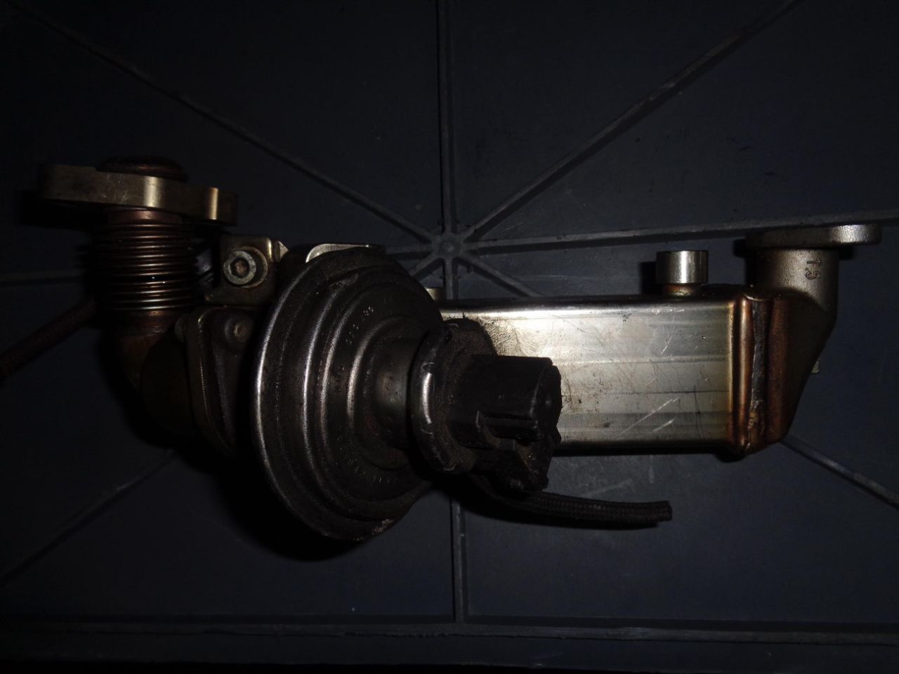 клапан EGR BMW 5 серия E60/E61 2007, 2.0 л., N47 D20 A, дизель, АКПП, седан, 7801942 - фото №1