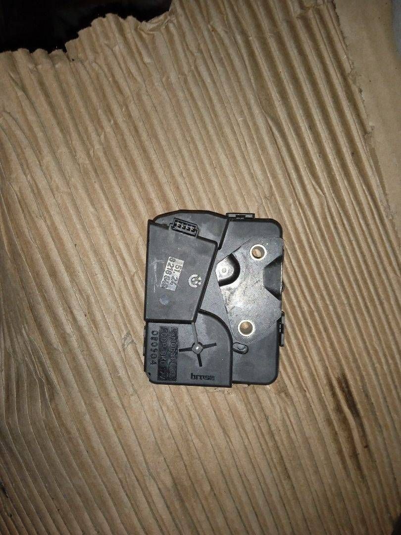 замок багажника BMW 3 серия E90/E91/E92/E93 (2004 - 2010) - фото №1