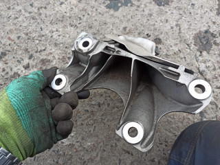 кронштейн двигателя BMW 5 серия E60/E61 2006, 3.0 л., N52 B30 A, бензин, АКПП, седан, 6770940