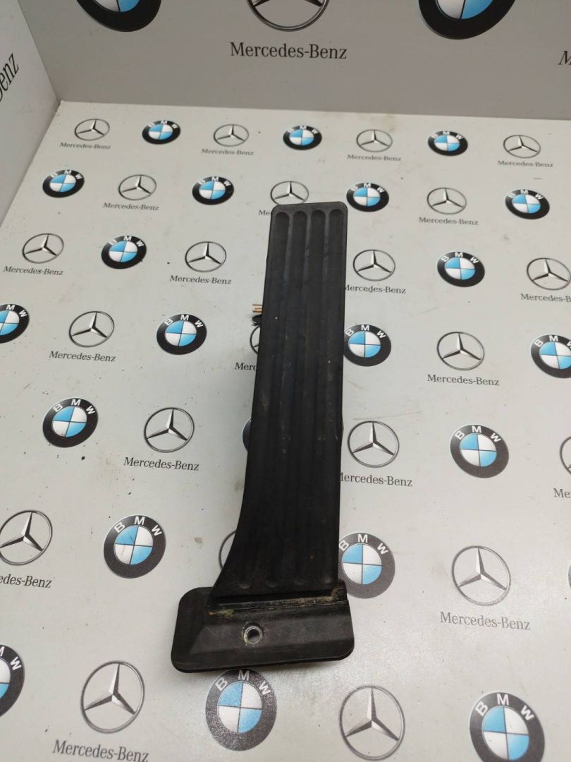 педаль BMW X3 F25 2011, 3.0 л., N52 B30, бензин, 6789998 - фото №1