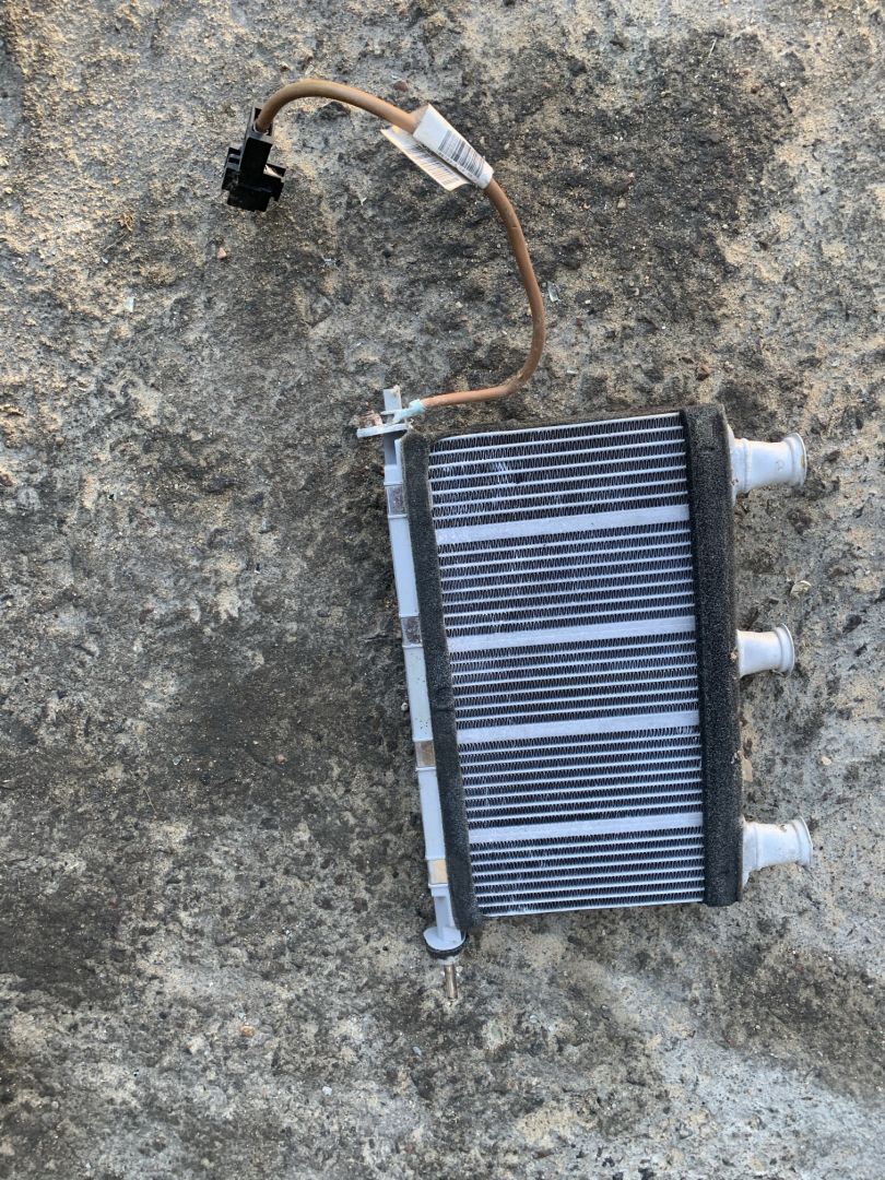 радиатор отопителя (печки) BMW 5 серия E60/E61 2004, 5HB00860800, 9515241 - фото №1