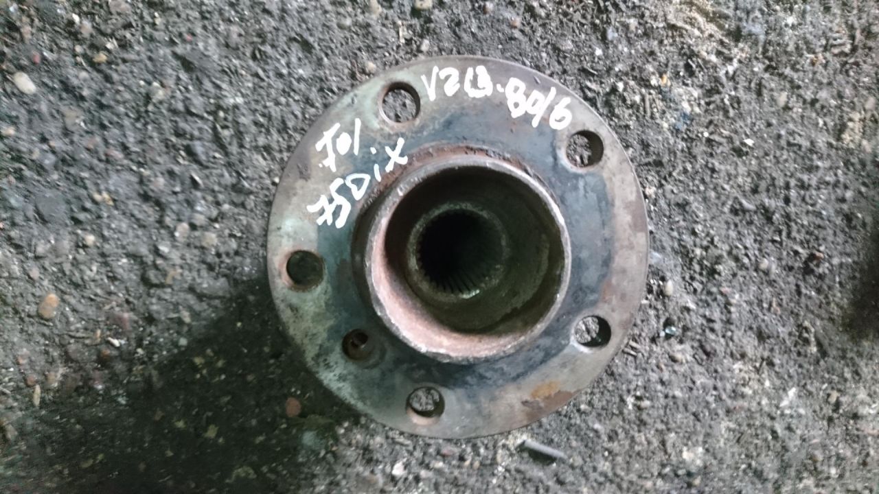 ступица задняя правая BMW 7 серия F01/F02 2010, 4.4 л., N63 B44 A, бензин, АКПП, седан, 6850156 - фото №1