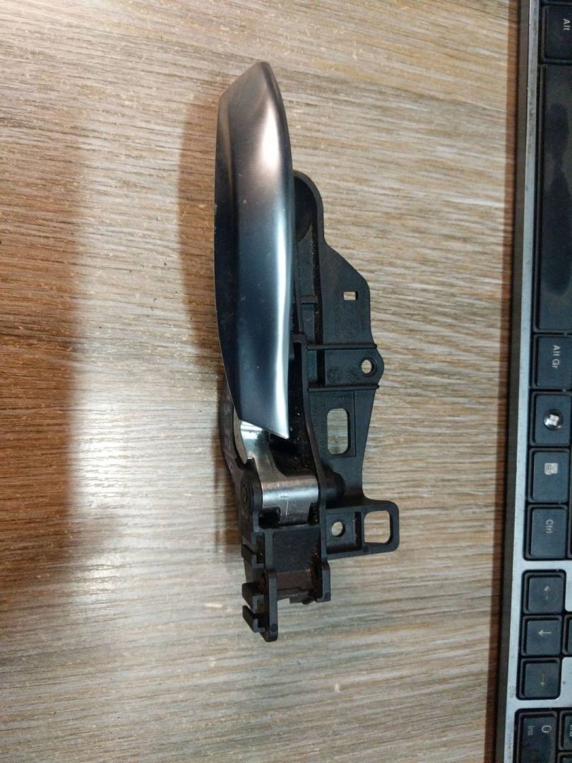 ручка внутренняя задняя правая BMW 7 серия F01/F02 2010, 4.4 л., N63 B44 A, бензин, АКПП, седан, 9116344 - фото №1