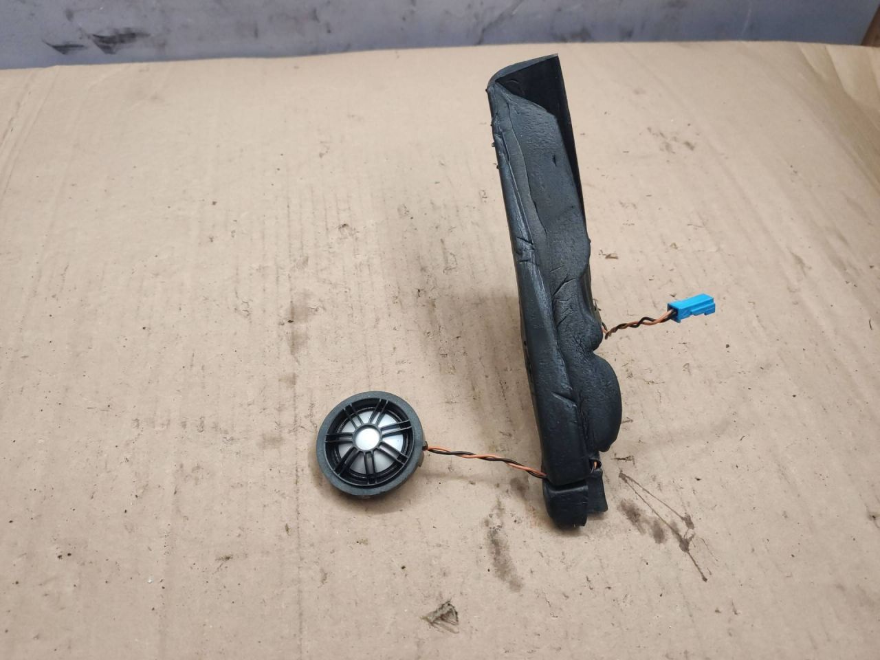 динамик высокочастотный (пищалка) BMW 7 серия F01/F02 2011, 4.4 л., N63 B44 A, бензин, АКПП, черный, 9212078 - фото №1