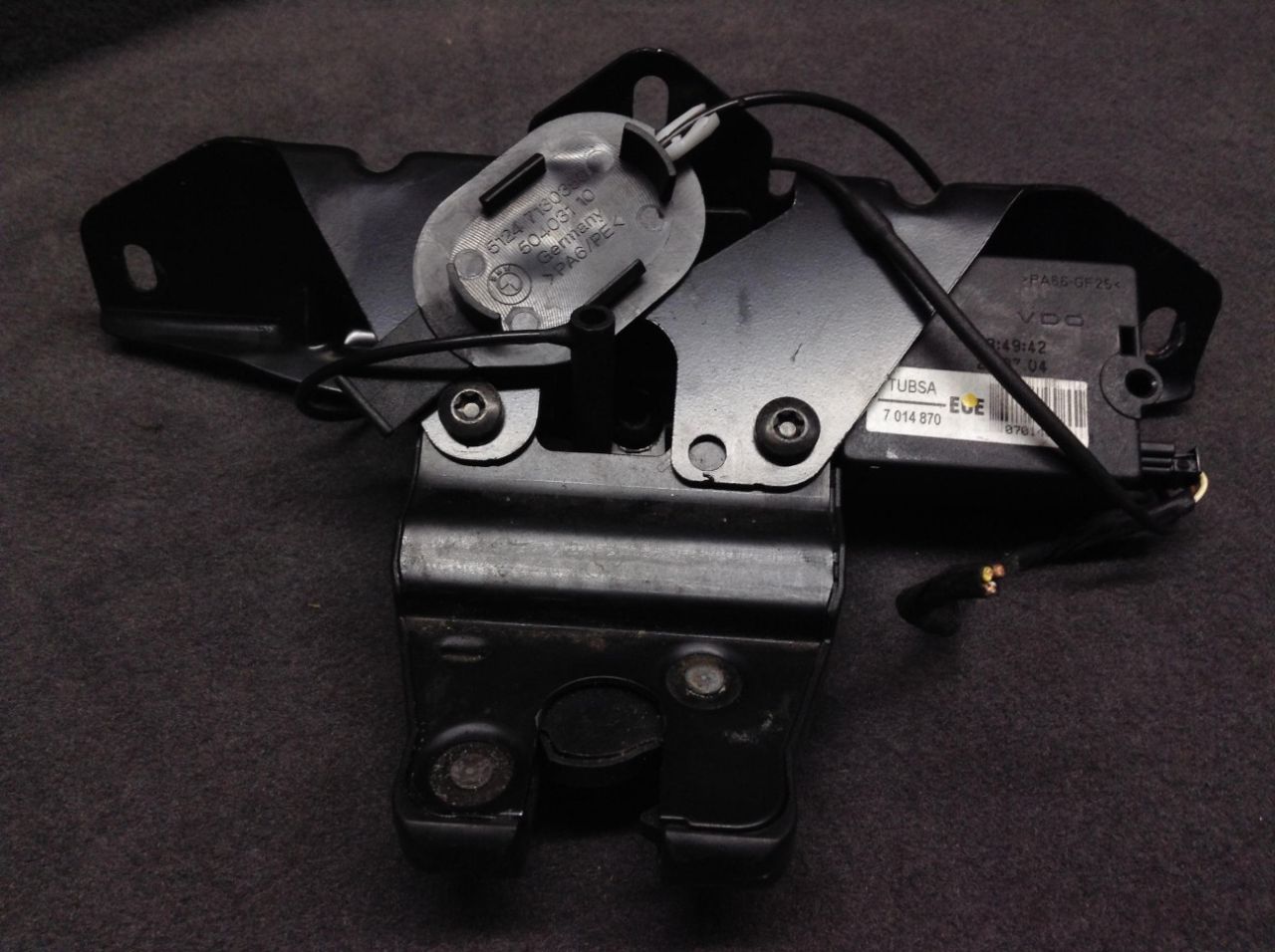 замок багажника BMW 5 серия E60/E61 2005, 2.5 л., бензин, АКПП, универсал, 7071594 - фото №1