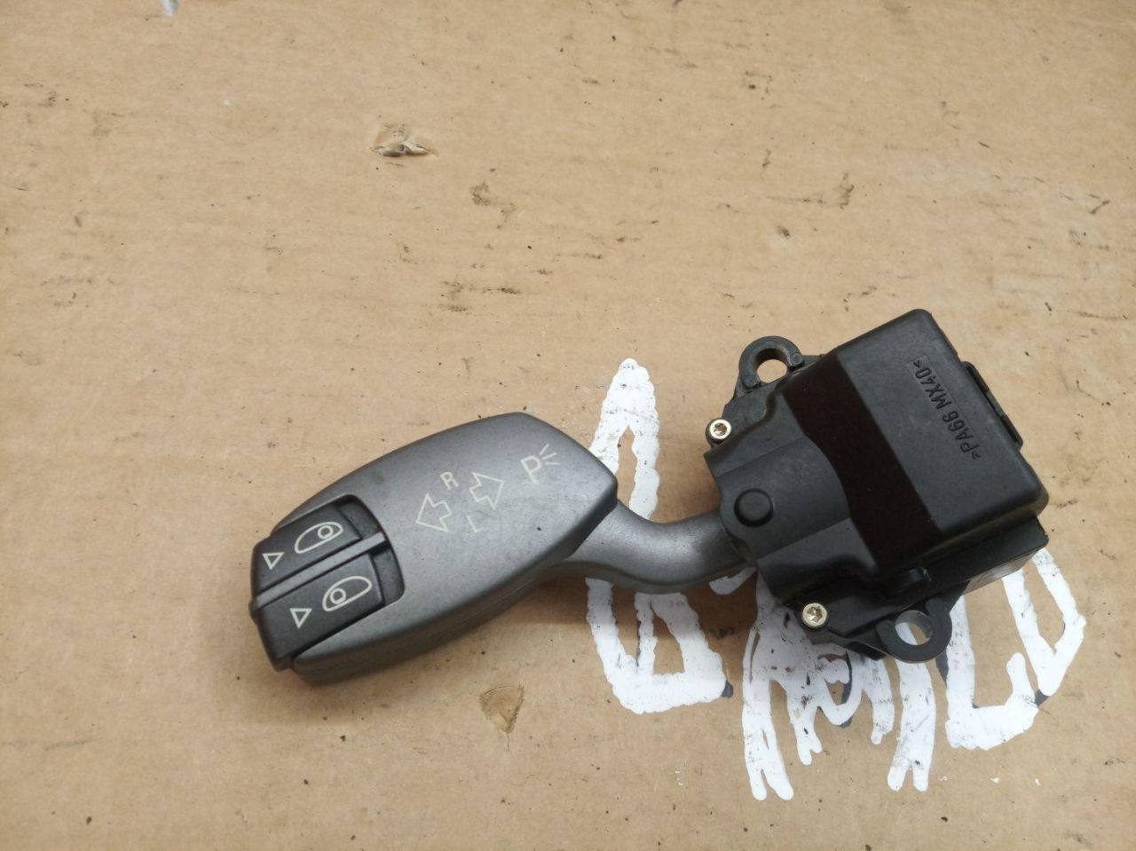 переключатель поворотов BMW 7 серия E65/E66/E67 2003, 4.4 л., бензин, АКПП, седан, 6911516 - фото №1