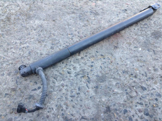 амортизатор крышки багажника (3-5 двери) BMW 2012, 3.0 л., N55 B30 A, бензин, АКПП, хетчбэк 5 дв.