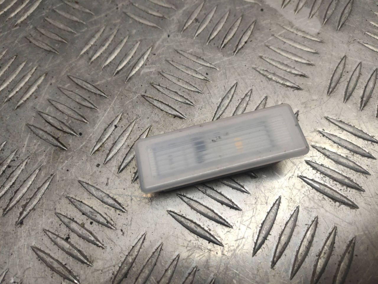 подсветка двери BMW X5 F15 2016, 4.0 л., дизель, 6820668 - фото №1