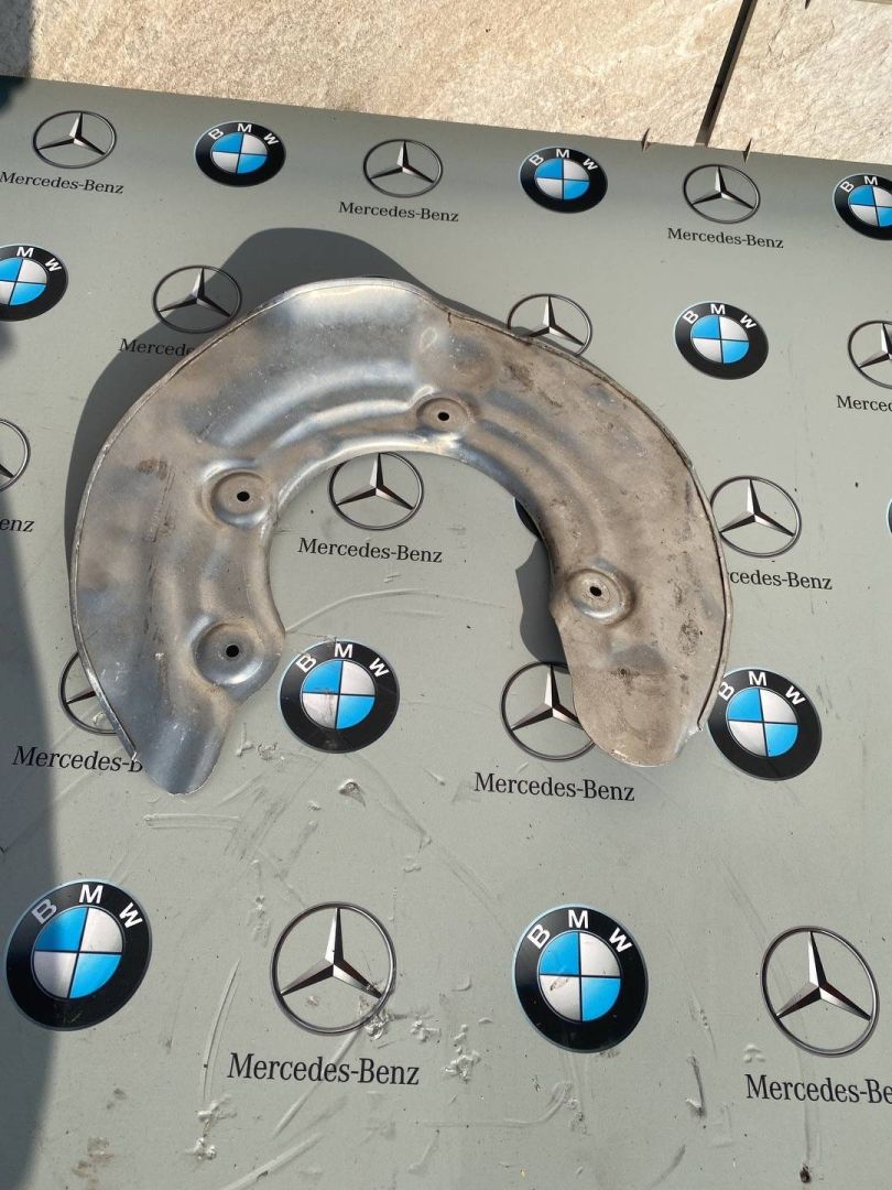 защитный кожух тормозного механизма BMW 2024, 6870532 - фото №1