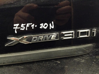 эмблема BMW X5 E70 2008, 3.0 л., N52 B30 AF, бензин, АКПП, внедорожник 5 дв.