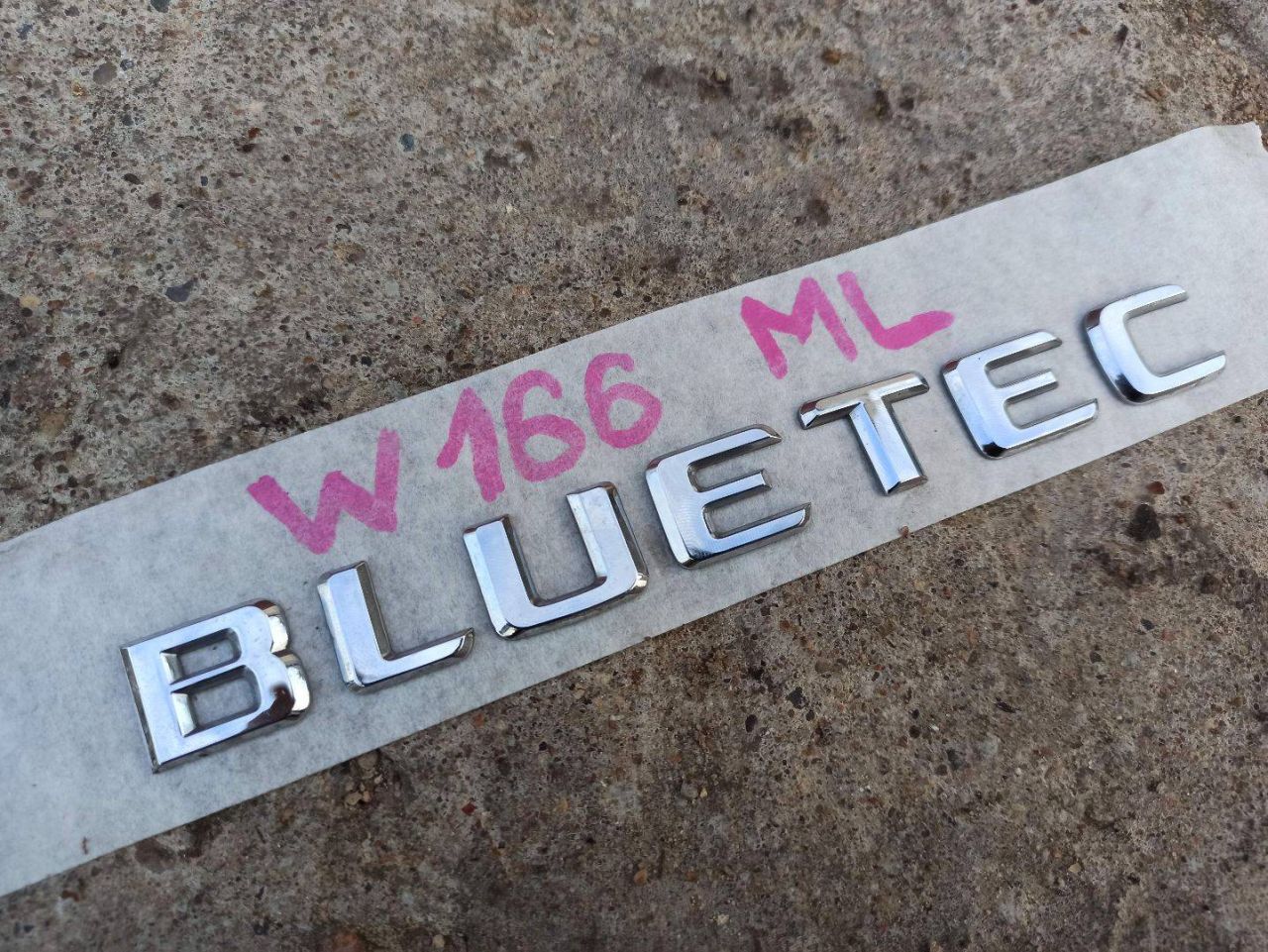 эмблема Mercedes-Benz M-Класс W166 2012, 2.1 л., OM 651.960, дизель, АКПП, мокрый асфальт, внедорожник 5 дв. - фото №1