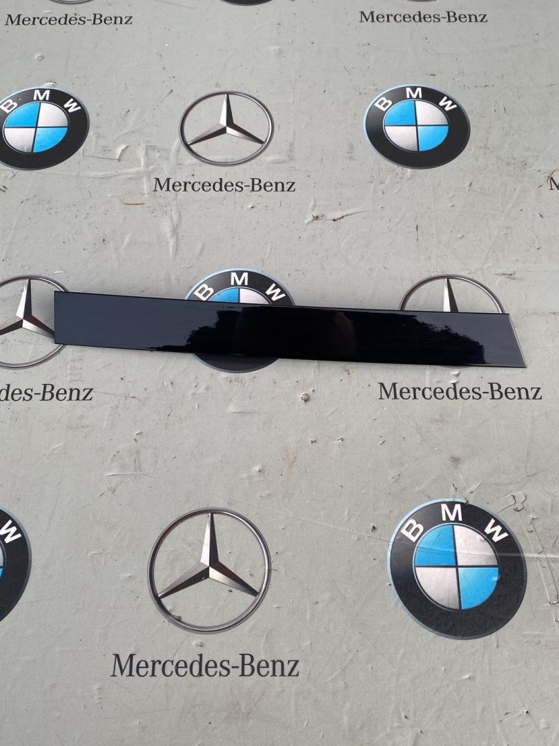 молдинг двери задней правой BMW 2023, 2.0 л., бензин, 416 - фото №1