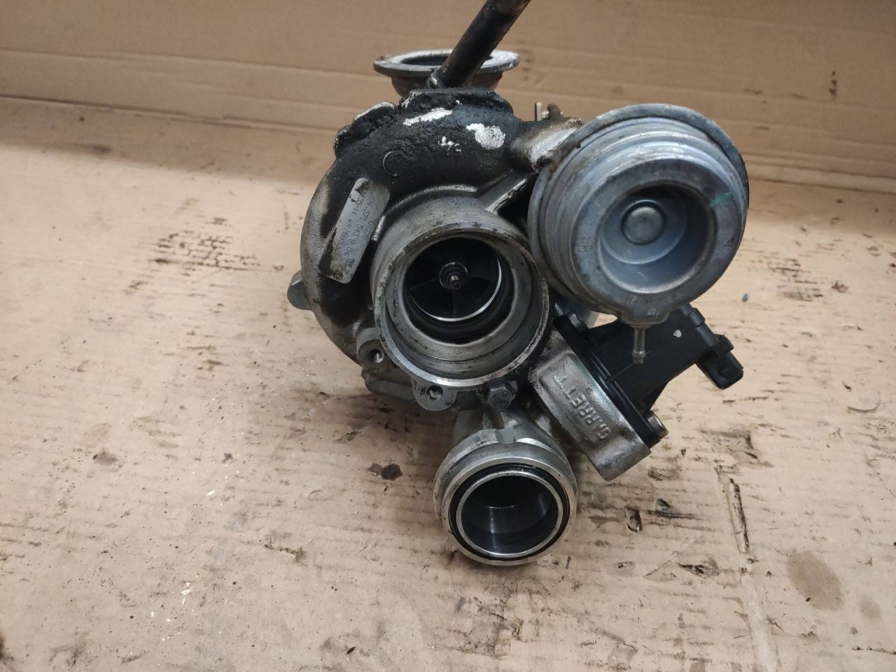 турбина BMW 7 серия F01/F02 2011, 4.4 л., N63 B44 A, бензин, АКПП, черный, 4571543 - фото №1