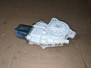 моторчик стеклоподъемника передний правый Mercedes-Benz E-Класс W212/S212/C207/A207 2010, 2.2 л., дизель, АКПП, седан, задний привод, правый руль, A2048200242, 0130822502