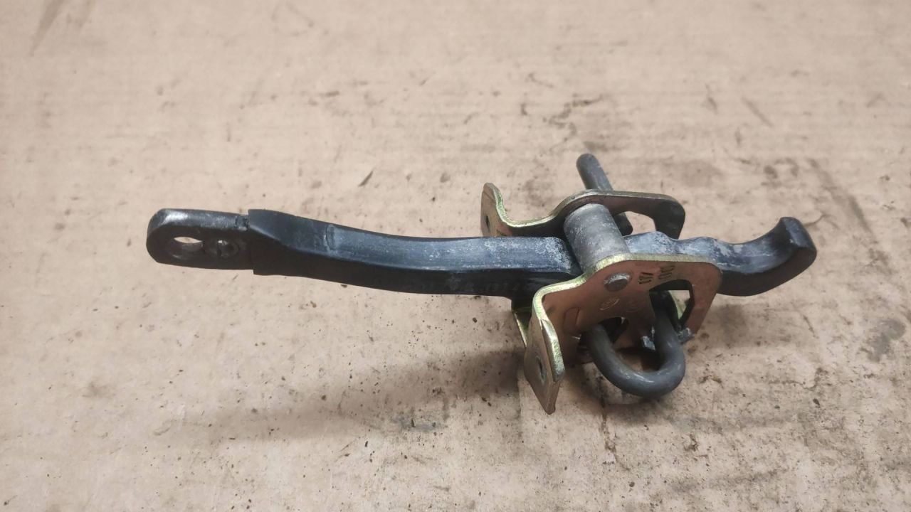 ограничитель открывания двери BMW 5 серия E39 2000, 8193447 - фото №1