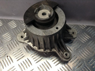 подушка крепления двигателя Mercedes-Benz C-Класс W205/S205/C205 2015, 2.1 л., OM 651.921, дизель, АКПП, универсал, A2052406717