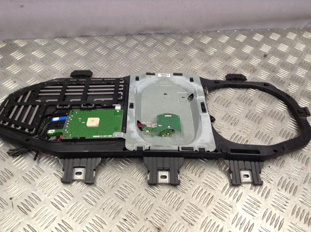 усилитель антенны Mercedes-Benz M-Класс W164 2006, 3.0 л., OM 642.940, дизель, АКПП, внедорожник 5 дв., A2518202275 - фото №1