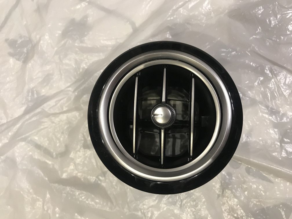 дефлектор обдува салона Mercedes-Benz E-Класс W213/S213/C238/A238 2016, 2.0 л., OM 654.920, дизель, АКПП, белый, седан, правый руль, A2138308000 - фото №1