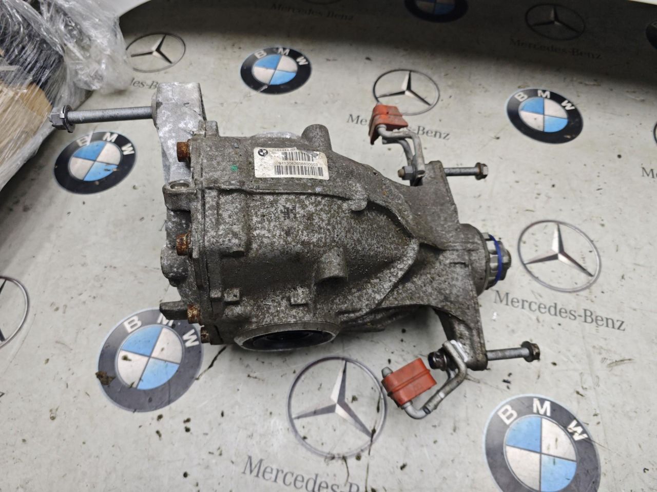 редуктор заднего моста BMW 6 серия F06/F12/F13 2014, 3.0 л., бензин, 7584444 - фото №1