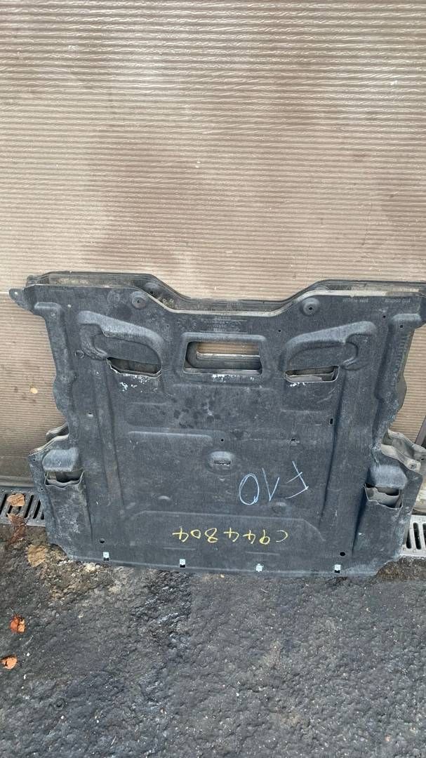 защита двигателя BMW 2013, 748506 - фото №1