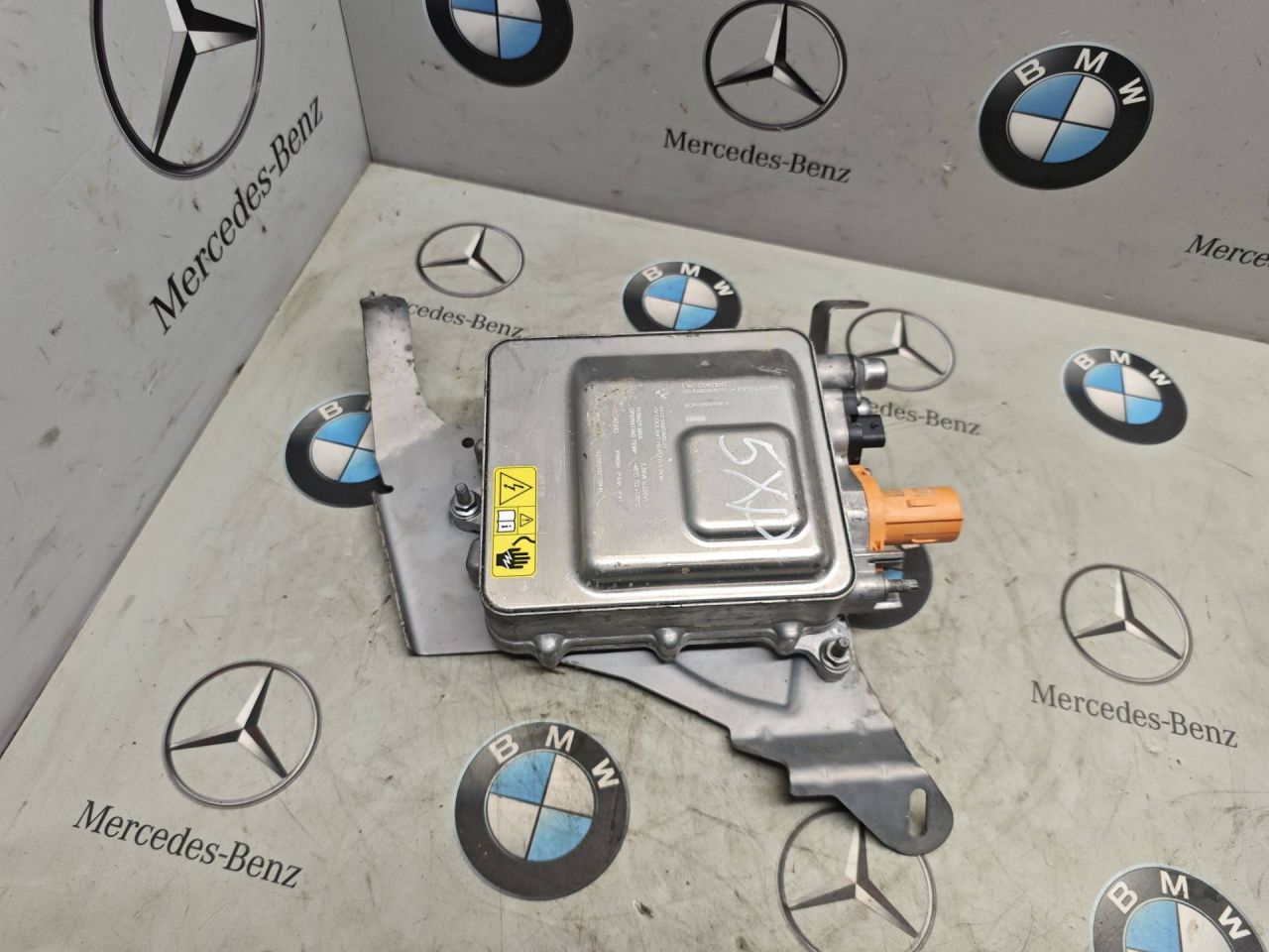 подогреватель охлаждающей жидкости BMW 2025, 3.0 л., бензин, 5A8DA00 - фото №1