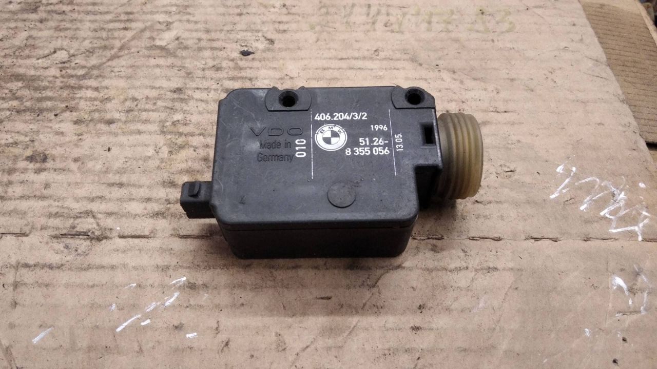 активатор замка крышки топливного бака BMW X5 E53 2001, 4.6 л., бензин, АКПП, внедорожник 5 дв., 8355056 - фото №1