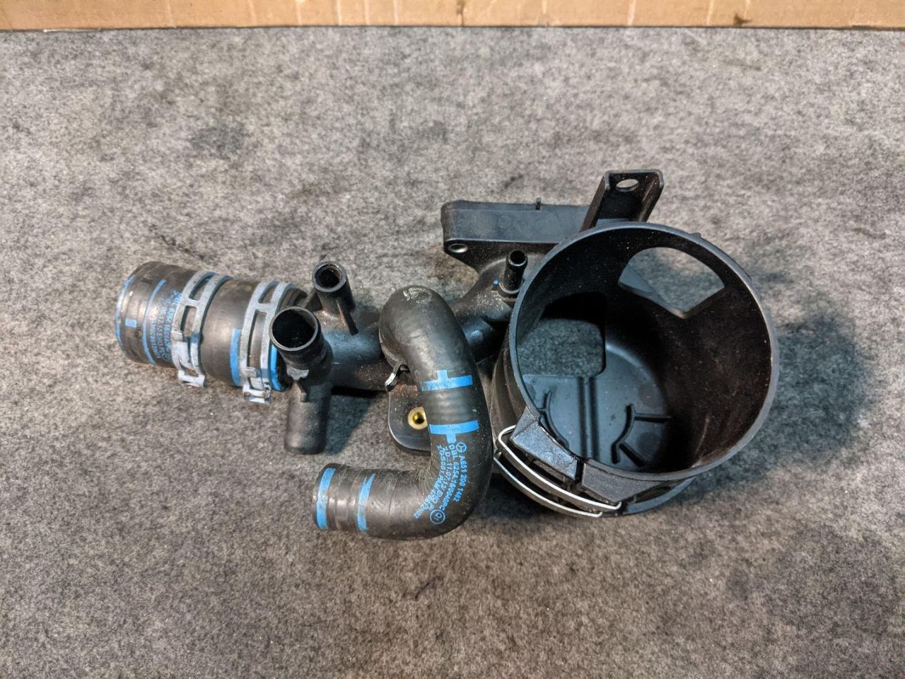 подогрев топливного фильтра Mercedes-Benz GLC-Класс X253/C253 2016, 2.1 л., OM 651.921, дизель, АКПП, внедорожник 5 дв., 6512001556, A6512001556 - фото №1