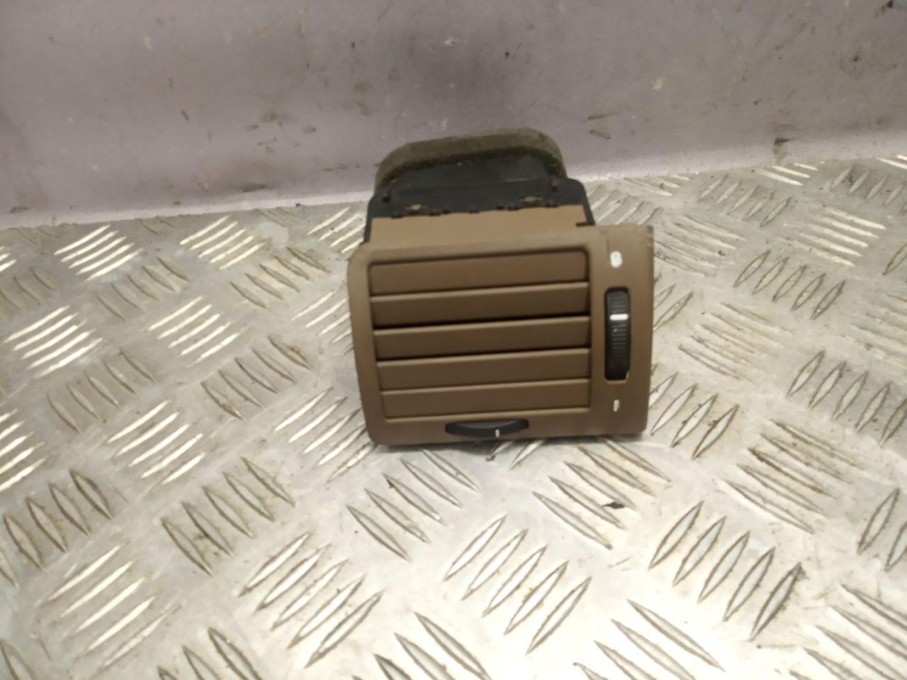 дефлектор обдува салона BMW 7 серия E38 1998, 64228390110, 8390110 - фото №1