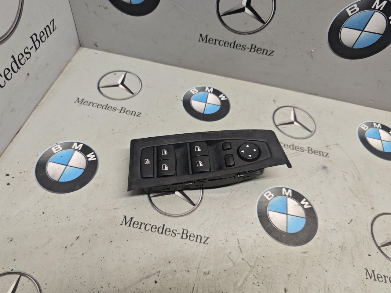 блок управления стеклоподъемниками BMW 2 серия Active Tourer F45 2015, 2.0 л., B48 A20 A, 9297349 - фото №1