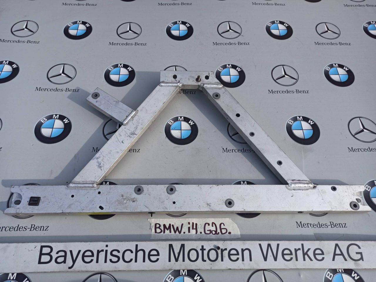 распорка стоек BMW i4 G26 2022, электро, АКПП, 8738483 - фото №1