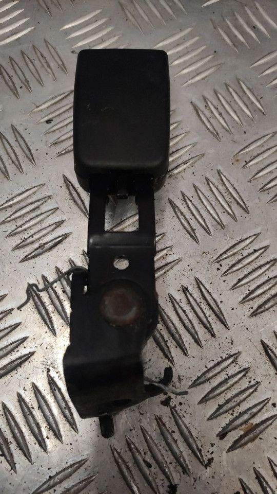 замок ремня безопасности Mercedes-Benz M-Класс W164 2007, 3.0 л., OM 642.940, дизель, 1648601589 - фото №1