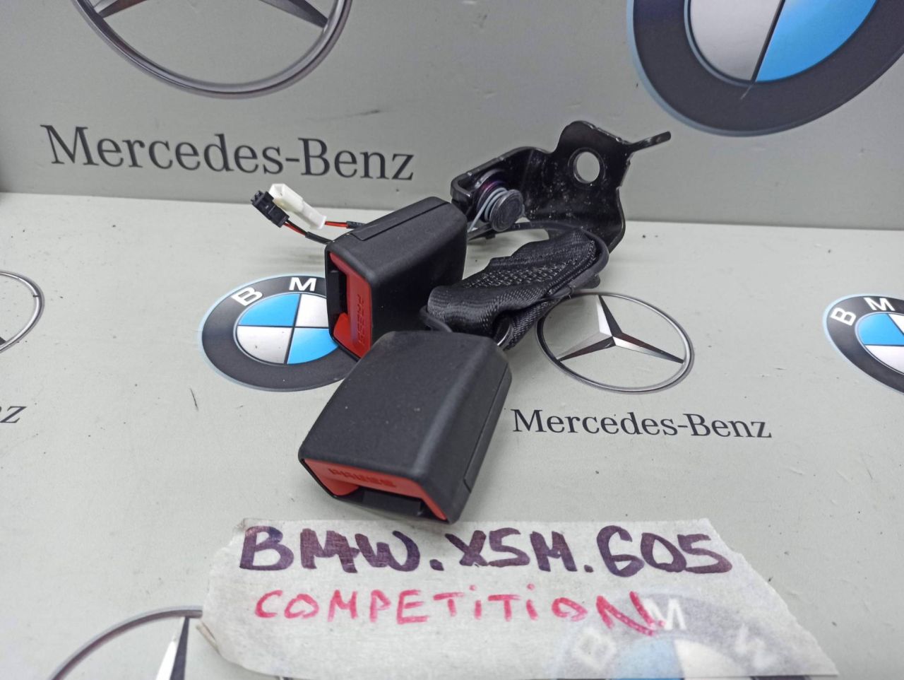 замок ремня безопасности BMW X5 M F95 2021, 4.4 л., бензин, полный привод, 4743567 - фото №1