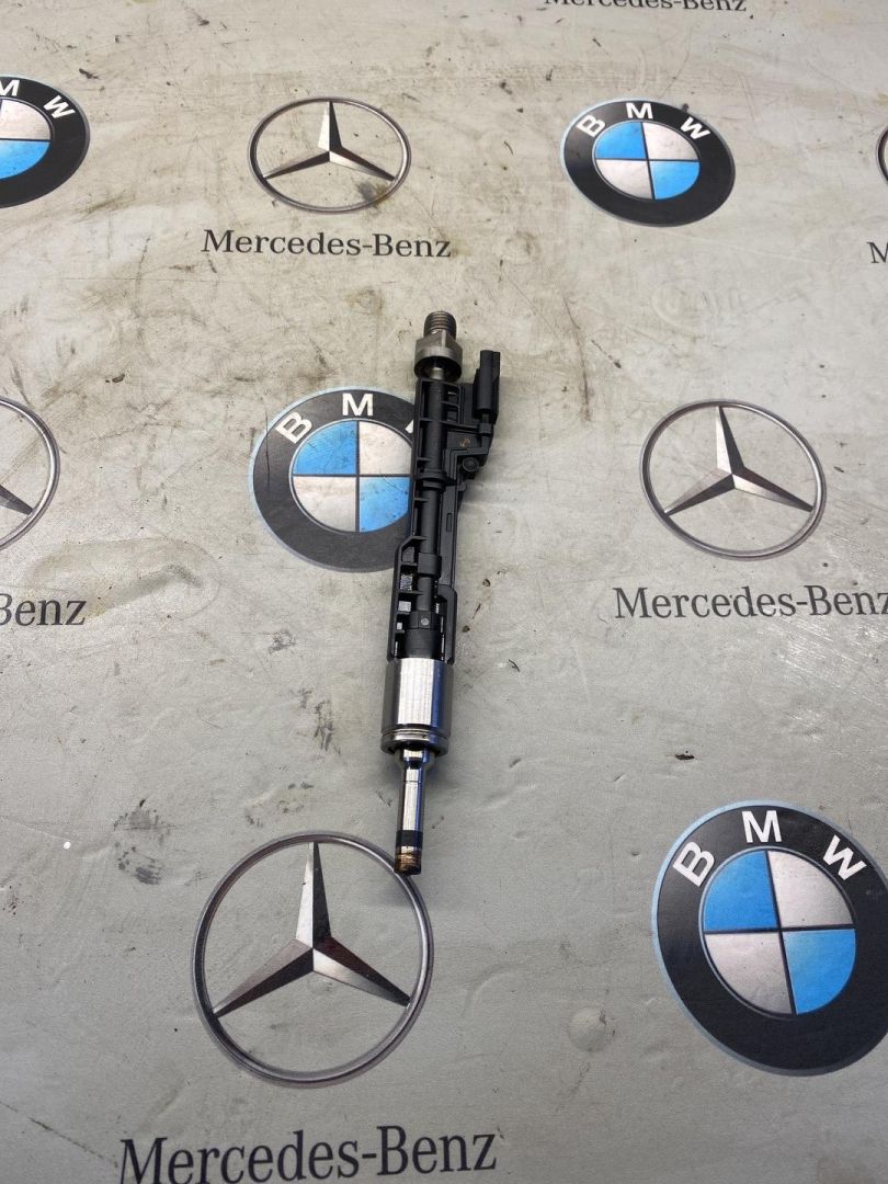 форсунка BMW 4 серия F32/F33 2014, 2.0 л., бензин, купе, 7639994 - фото №1