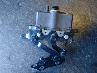 петля капота левая Mercedes-Benz 2013, 2.1 л., OM 651.913, дизель, АКПП, седан, A2048800128, A2129066201