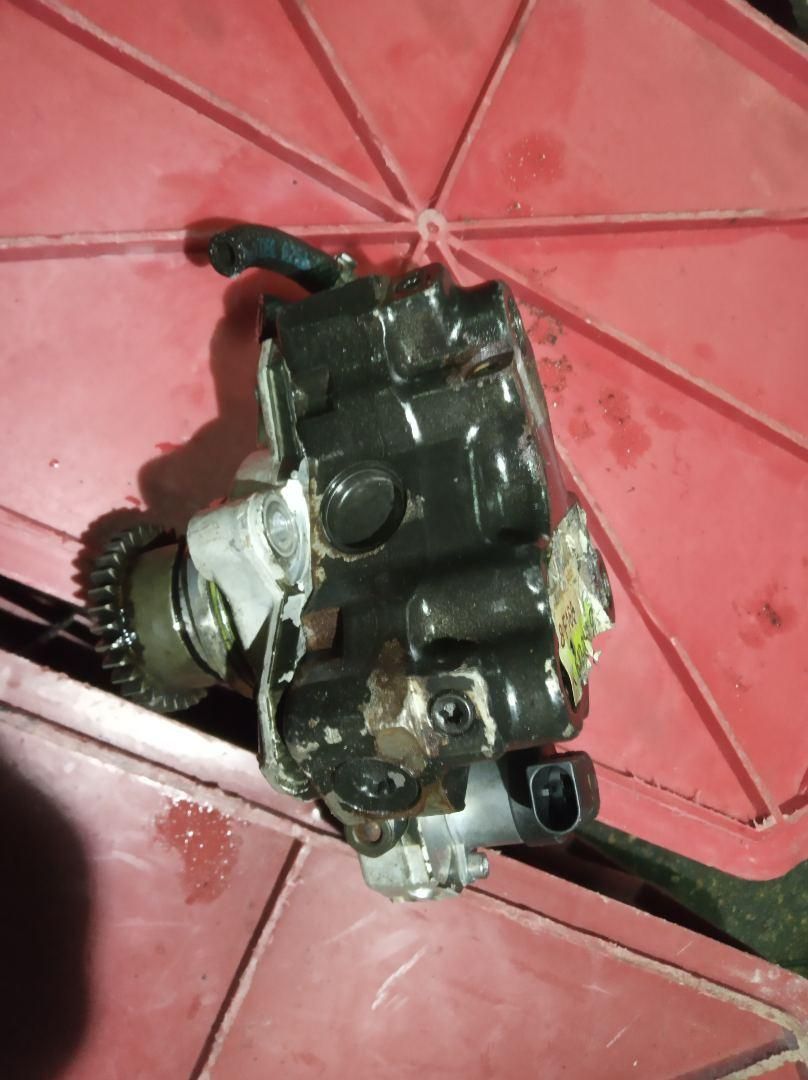 ТНВД Mercedes-Benz GL-Класс X166 2014, 3.0 л., OM 642.826, дизель, АКПП, белый, внедорожник 5 дв., A6420107400 - фото №1